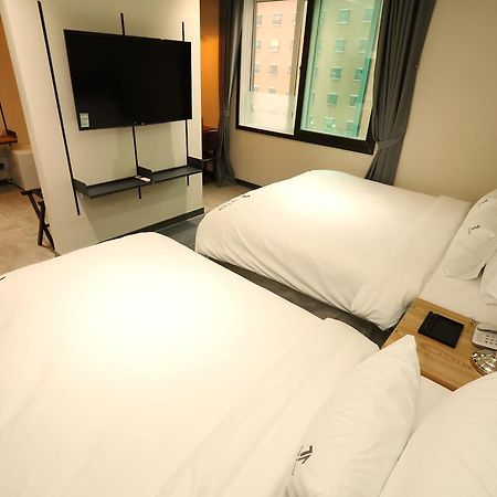 The First Hotel Changwon Luaran gambar