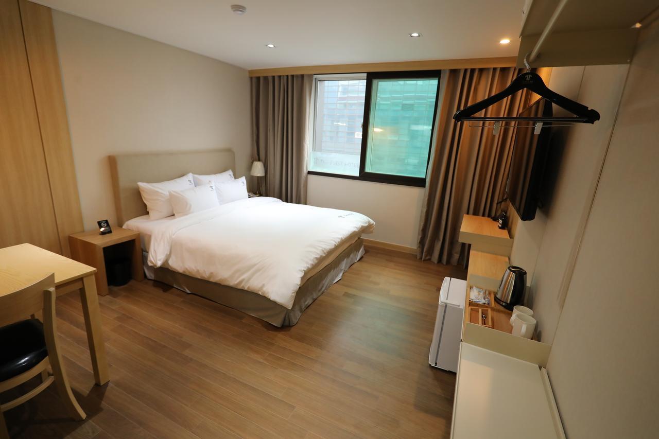 The First Hotel Changwon Luaran gambar
