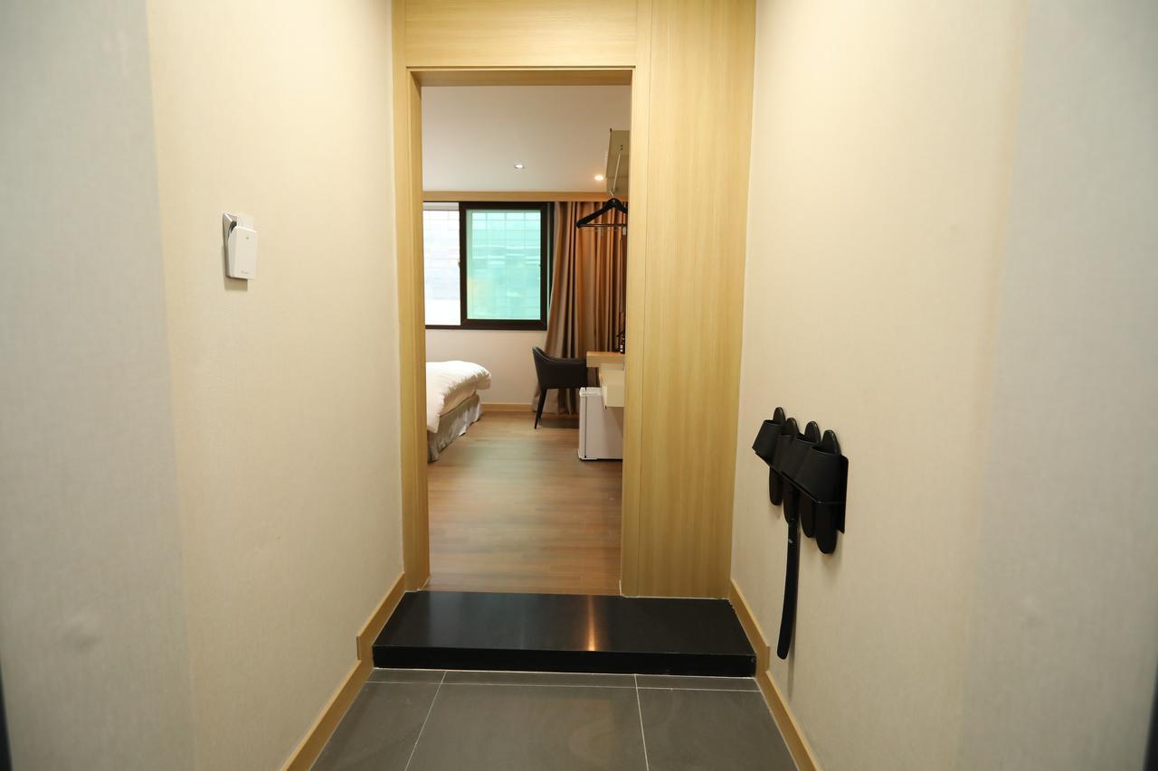 The First Hotel Changwon Luaran gambar