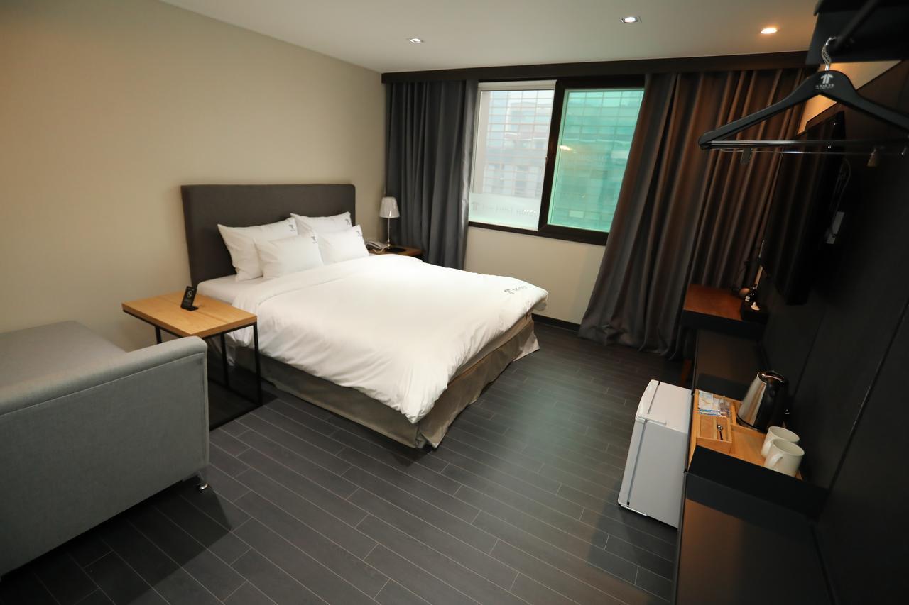 The First Hotel Changwon Luaran gambar