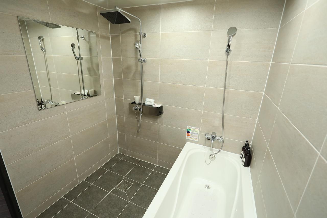 The First Hotel Changwon Luaran gambar