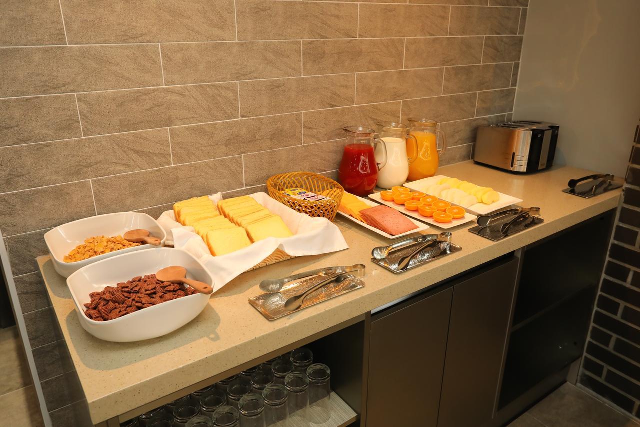 The First Hotel Changwon Luaran gambar