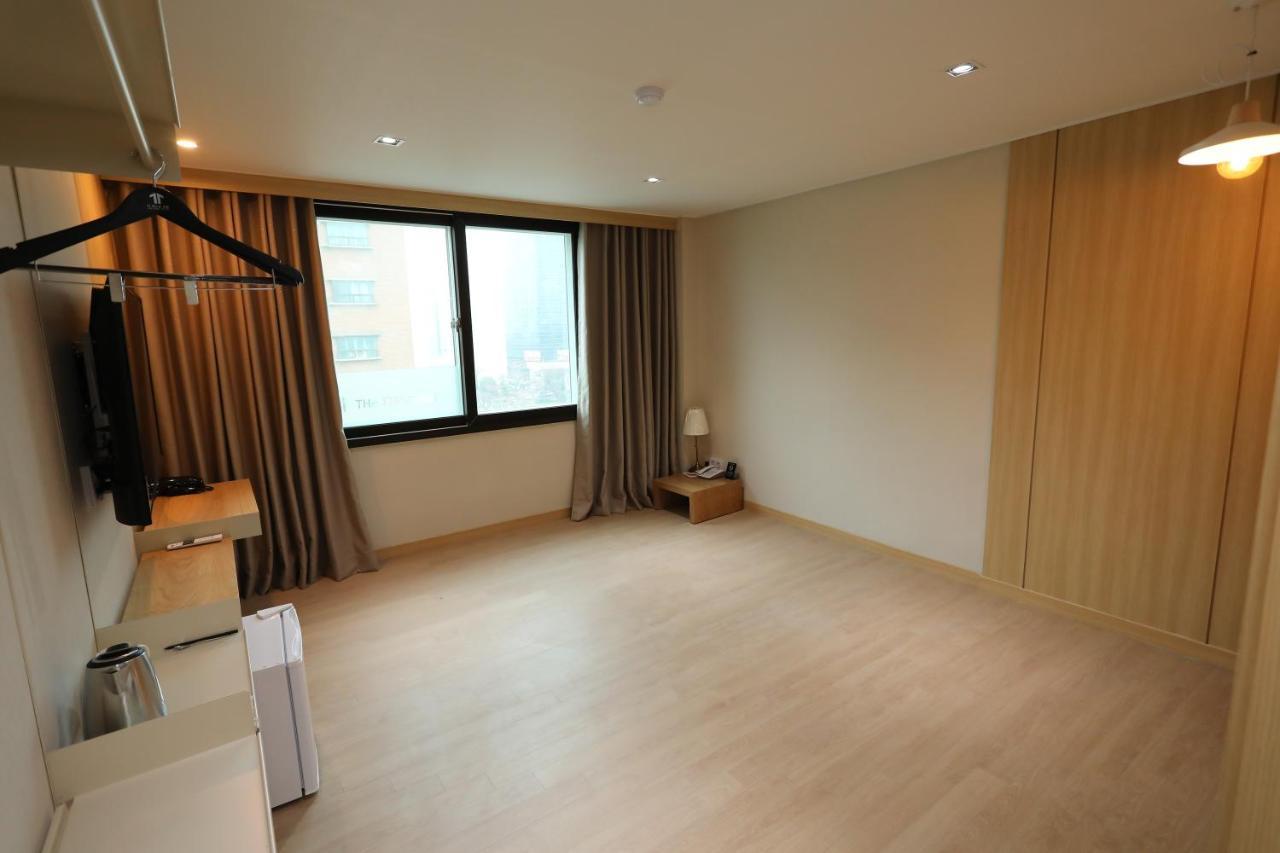 The First Hotel Changwon Luaran gambar